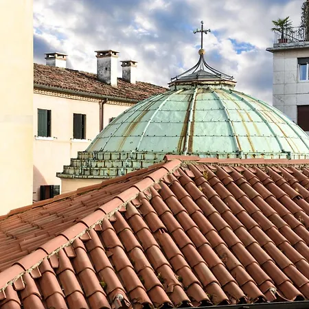 Brick House 아파트